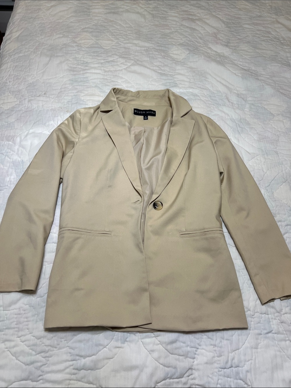 Plush Mark Tailored Single-Button Beige Blazer